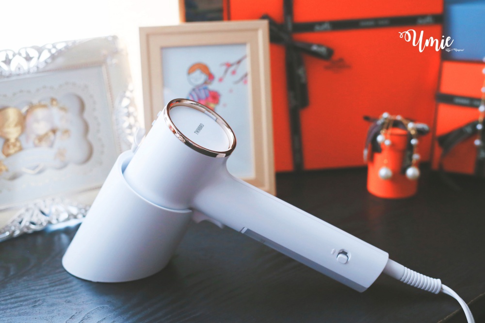 日本手持式蒸氣熨斗推薦|Twinbird美型蒸氣掛燙機快速出門好幫手，約會、老公上班服裝不再皺巴巴！