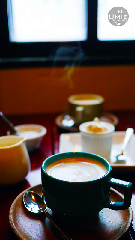 北海道自助旅行-必吃！元町八幡坂間的迷人咖啡館peacepiece！大推咖啡及起起蛋糕:)
